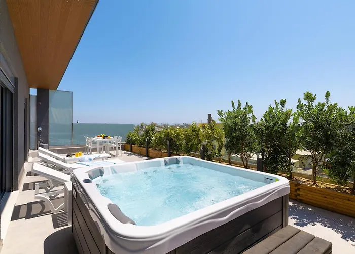아파트 Rhodes Skyline With Out Door Jacuzzi Sea View A2 *